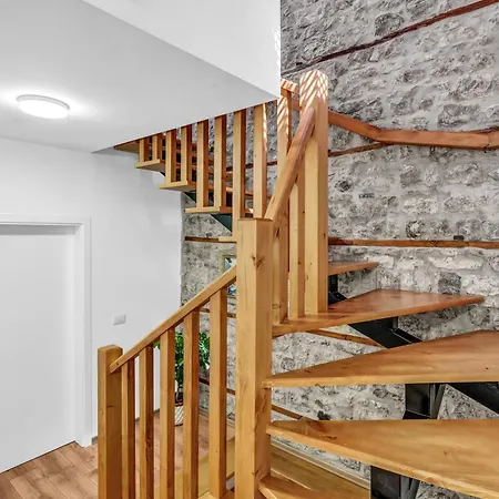 Sophie Castle فندق بيرات