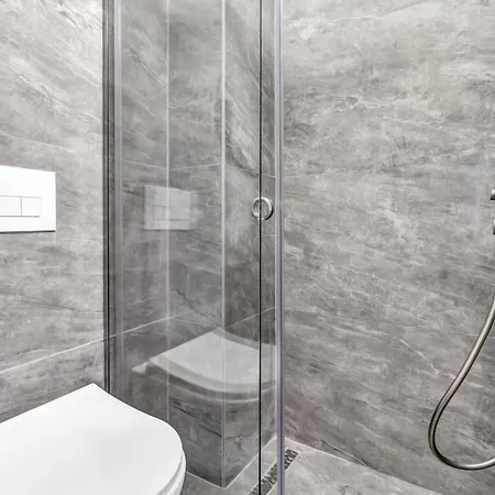 Sophie Castle بيرات