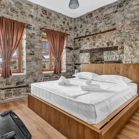 Sophie Castle Berat